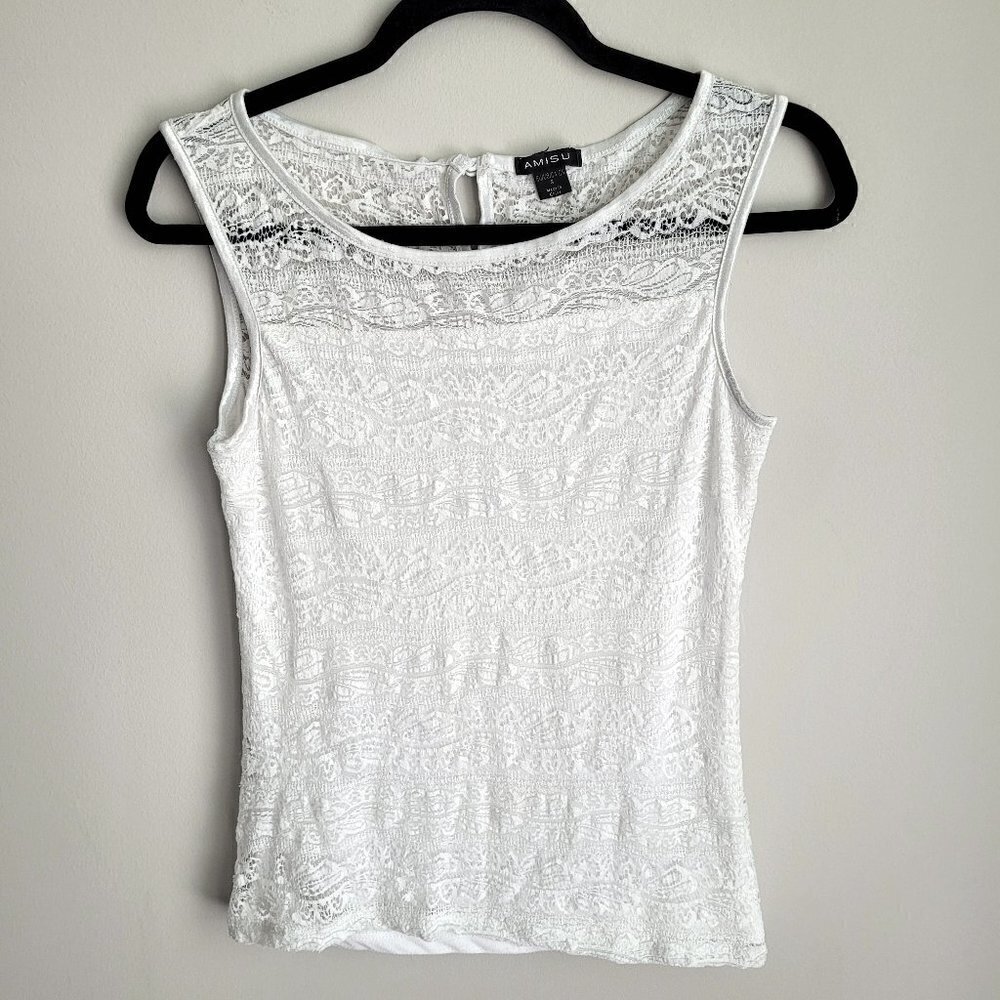 Amisu White Lace Scoop Neck Keyhole Button Vintage Sleeveless Top